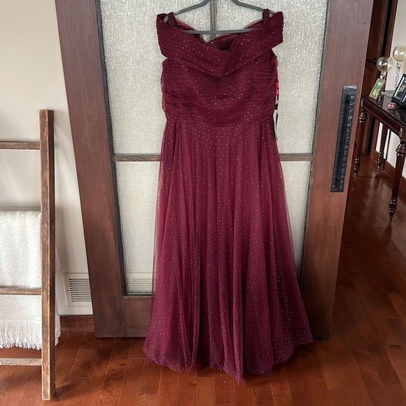 La Femme Tulle Off the Shoulder A-line Dress size 18 NWT - Picture 5 of 11